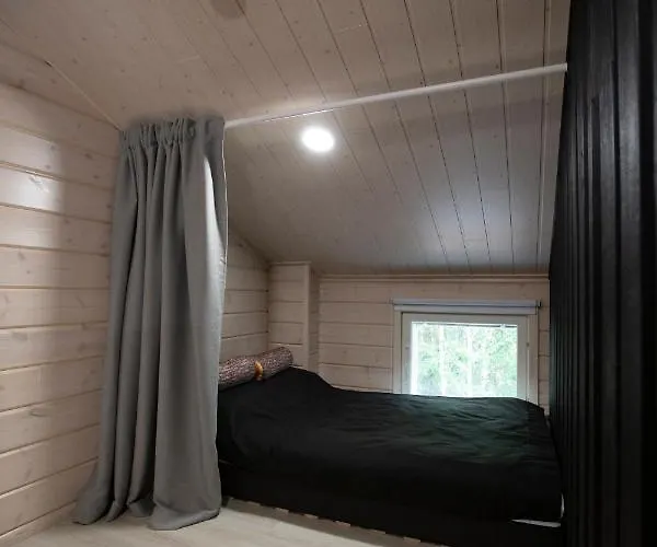 Holiday home Loimu Akaslompolo