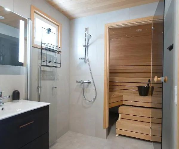 Holiday home Loimu Akaslompolo